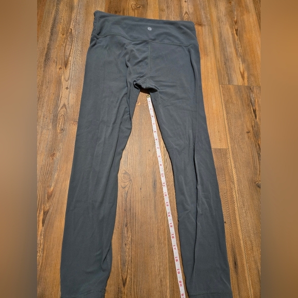 Athleta Gray High-Waisted Leggings with Seamless Design - Picture 6 of 9